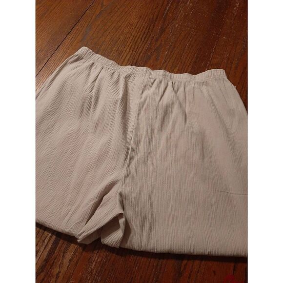 20W Nikki Tan Crepe Elastic Waist Capri Casual Pants with Pockets Embellished - Picture 6 of 6